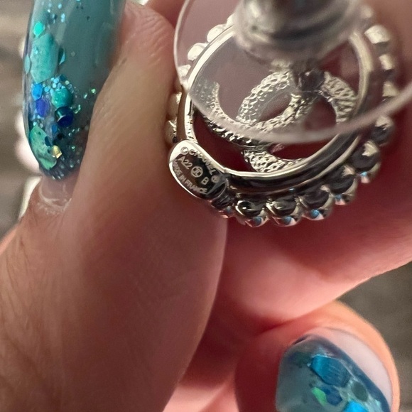 Chanel Crystal CC Oval Stud Earrings - AUTH - Picture 9 of 10